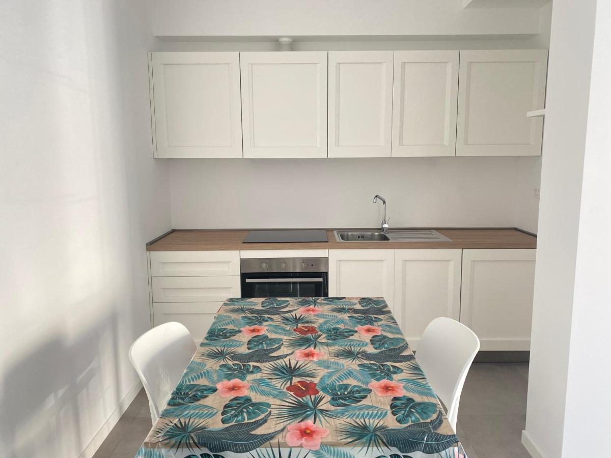 Nuovo Bilocale Super Accessoriato Con Spazio Esterno Apartment Sirolo Bagian luar foto
